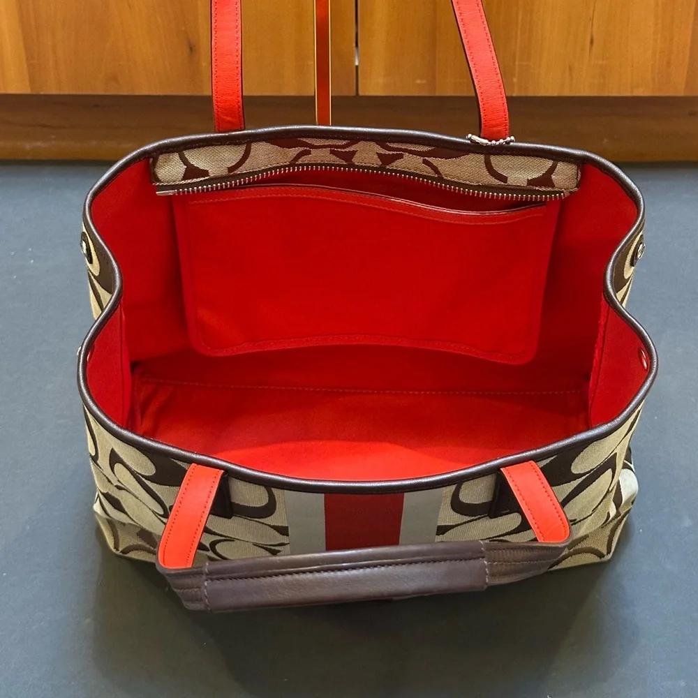 Coach Brown and Red Signature Fall Tote Bag NWOT + leather and metal tags - Picture 7 of 12